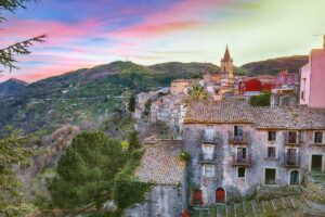 Il paese siciliano che pochi conoscono ma che sta incantando i turisti