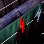 Metodo per asciugare i panni in casa senza umidità, con asciugatrice e ventilatore.